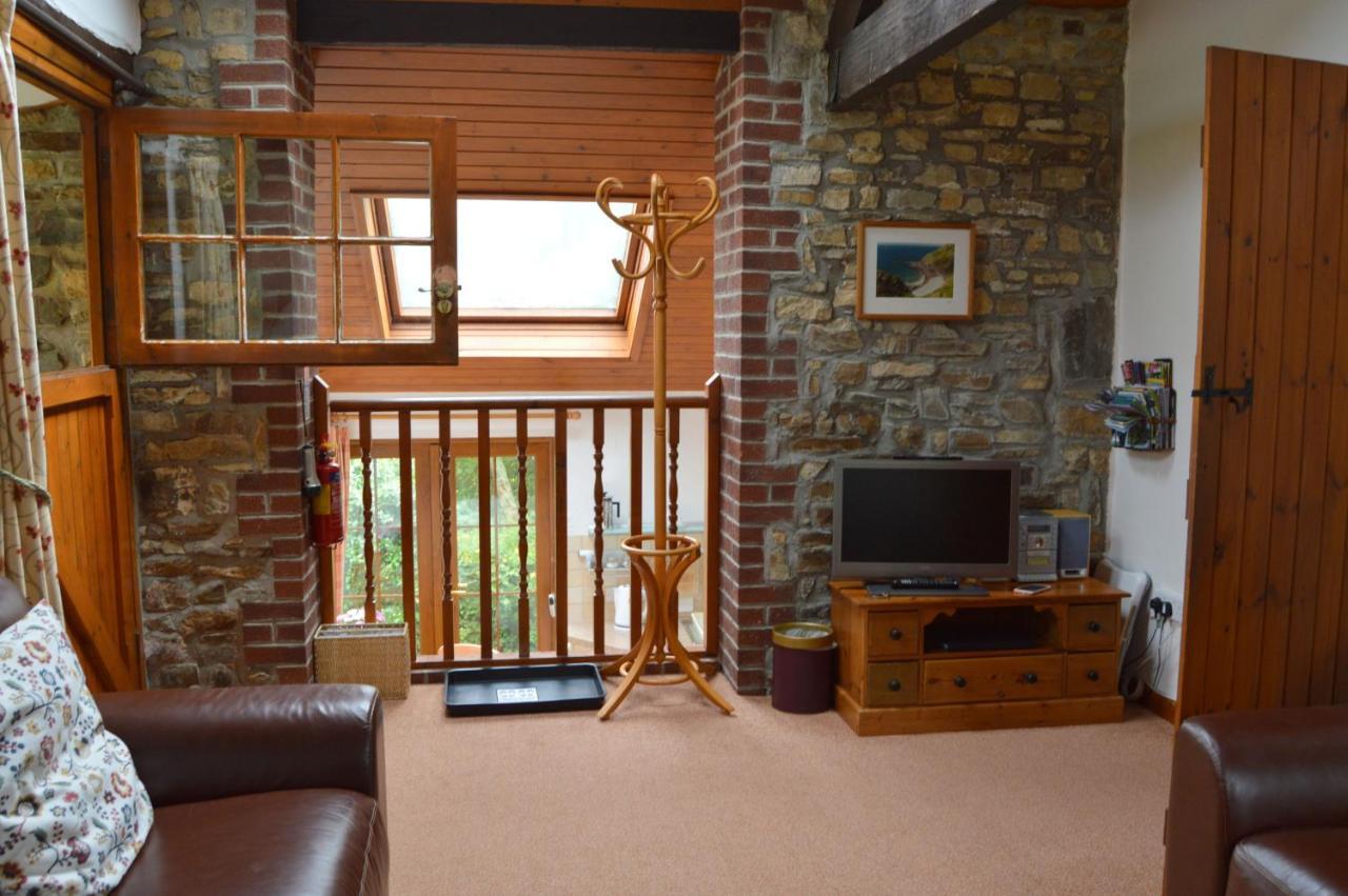 Shipload Cottage Hartland Ngoại thất bức ảnh