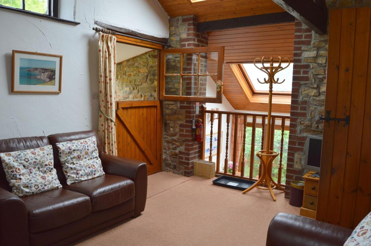 Shipload Cottage Hartland Ngoại thất bức ảnh