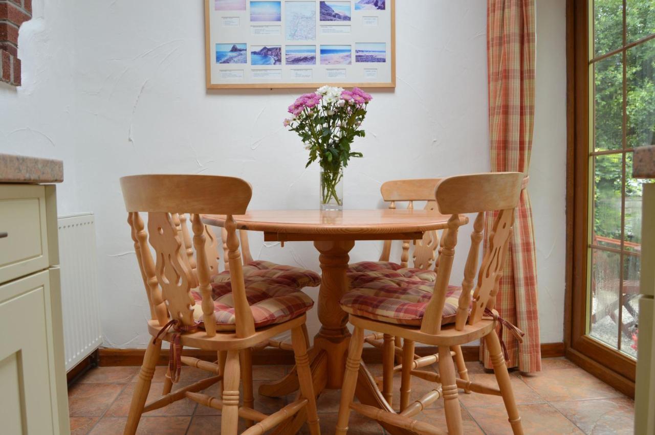 Shipload Cottage Hartland Ngoại thất bức ảnh